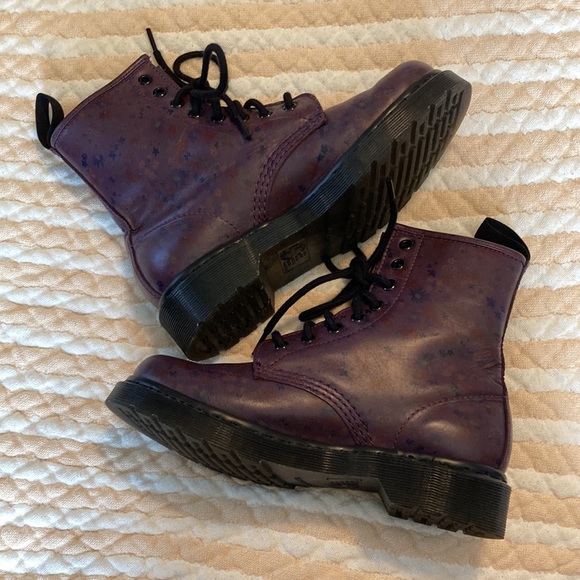 Dr Martens Limited Edition Floral Boot - Picture 4 of 10